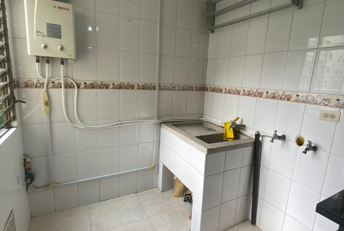 VENDO APARTAMENTO EN LA CIRCUNVALAR
