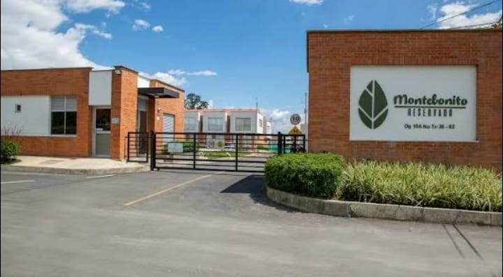VENDO CASA DÚPLEX EN CONJUNTO CERRADO SECTOR MONTEBONITO DOSQUEBRADAS