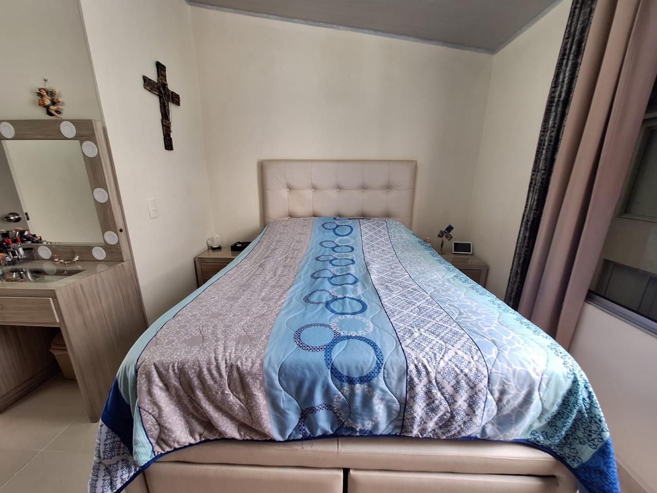 VENDO CASA EN AVENIDA SUR CONJUNTO CERRADO.