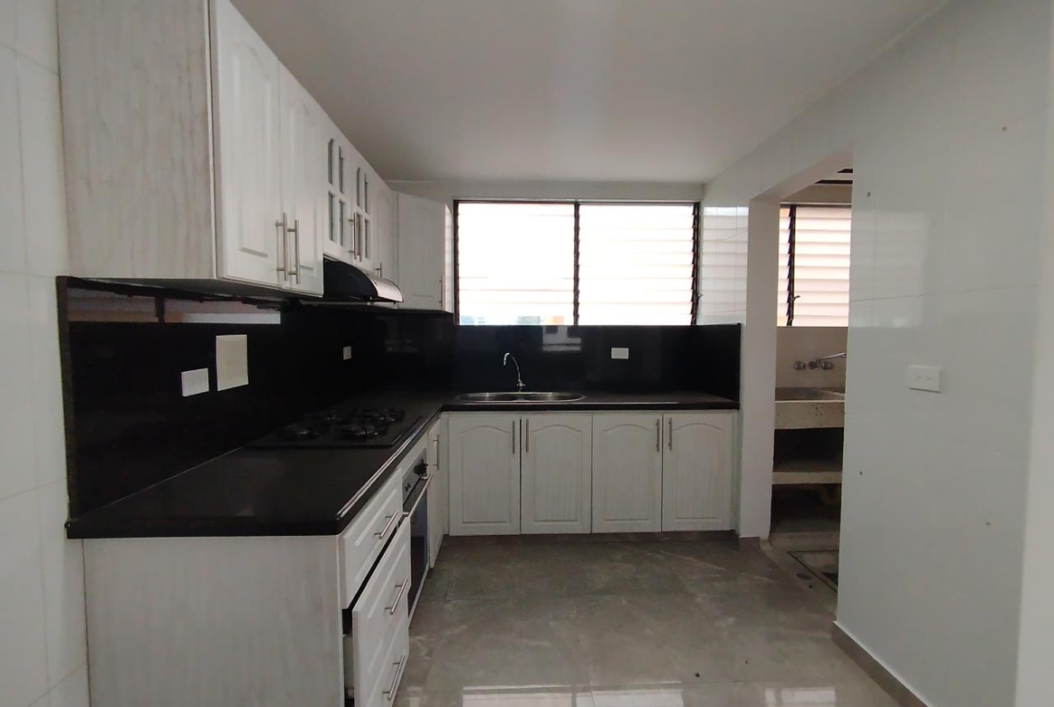 SE VENDE APARTAMENTO EN ALAMOS
