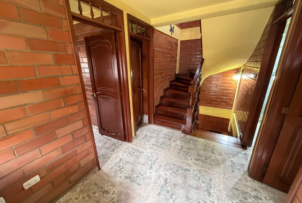 VENDO CASA EN QUINTAS DE JARDIN COLONIAL