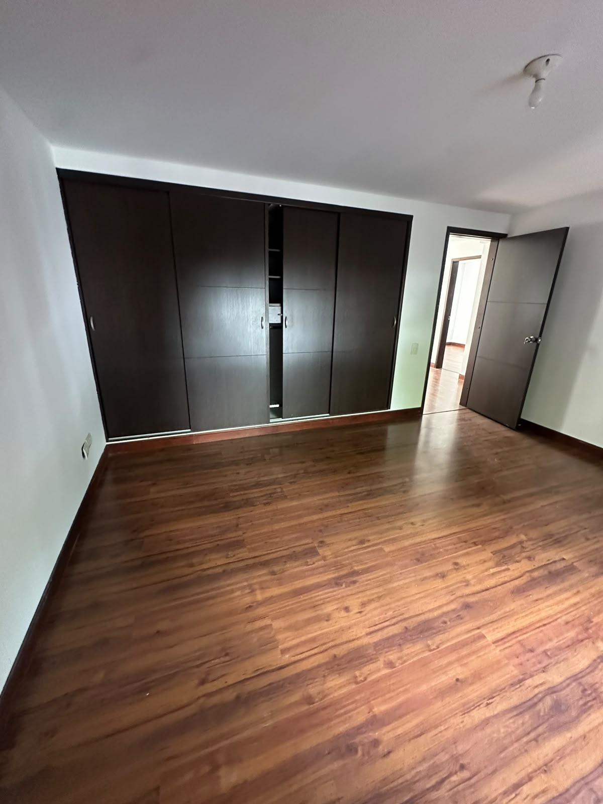 VENDO CASA EN SECTOR CIRCUNVALAR