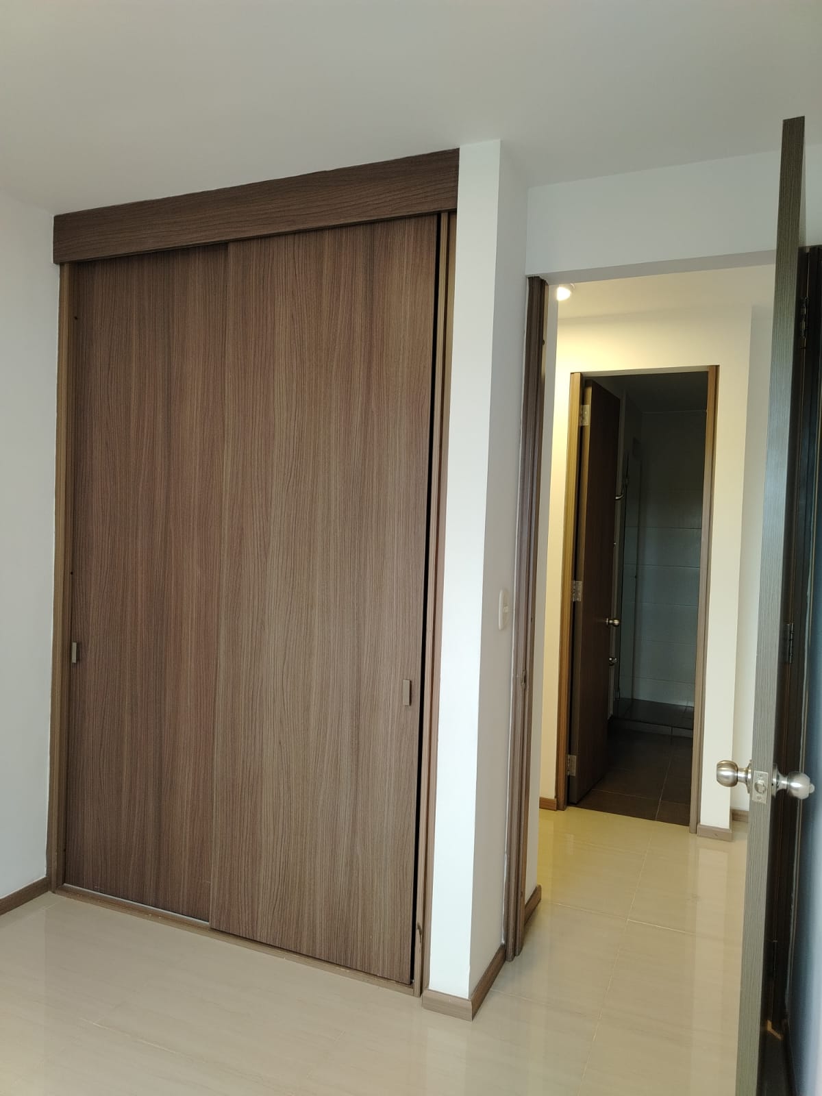 VENDO APARTAMENTO EN BARRIO ALAMOS PEREIRA