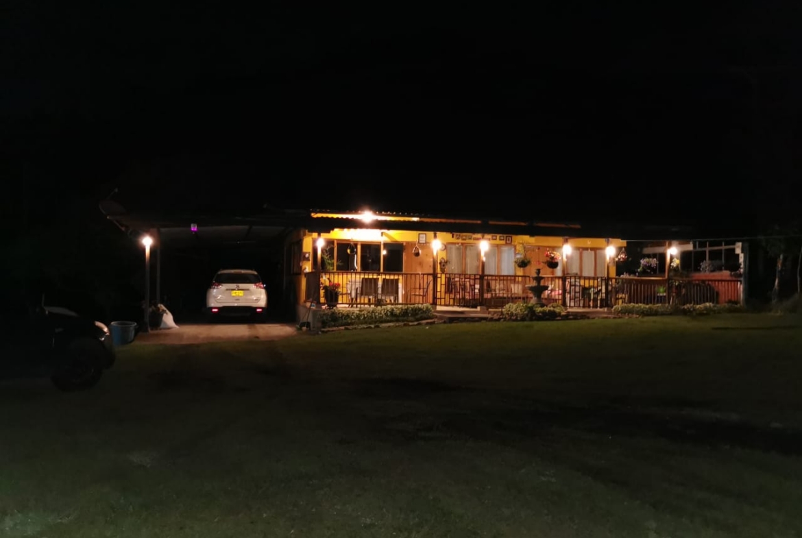 VENDO HERMOSA FINCA DE 10.000 M2 a 5 MIN DEL CRUCERO DE COMBIA