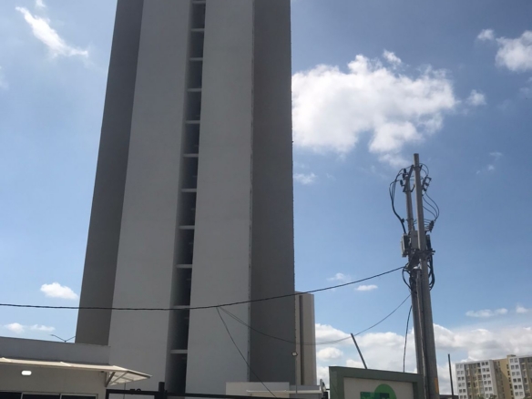 ARRIENDO APTO EN LA VIA CONDINA PALO VERDE PER
