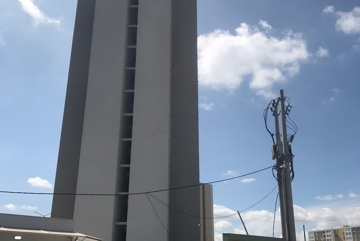 ARRIENDO APTO EN LA VIA CONDINA PALO VERDE PER