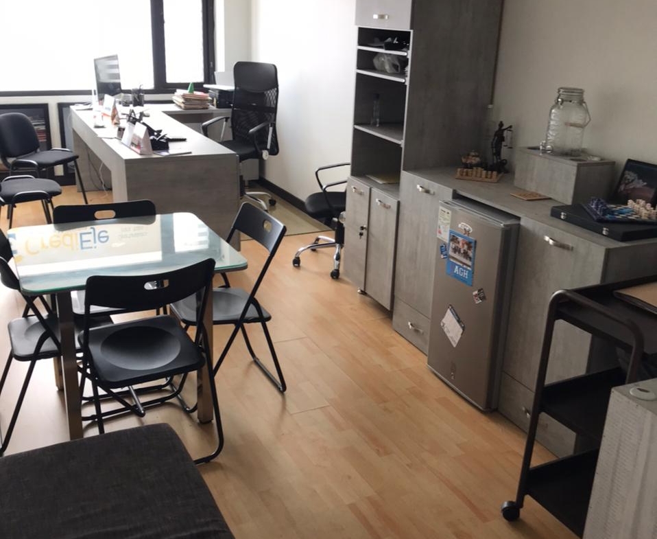 VENDO OF EN EL CORAZON DEL CENTRO DE MANIZALES 76 M2