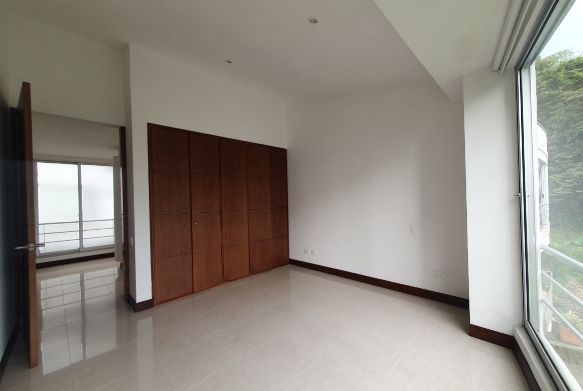 EN VENTA CASA EN PINARES CONJUNTO CERRADO