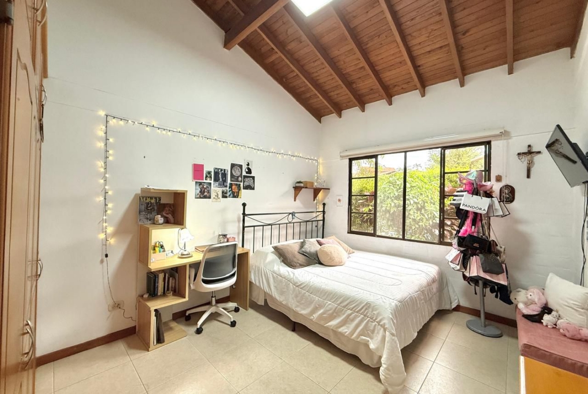 VENDO CASA CAMPESTRE EN COMBIA