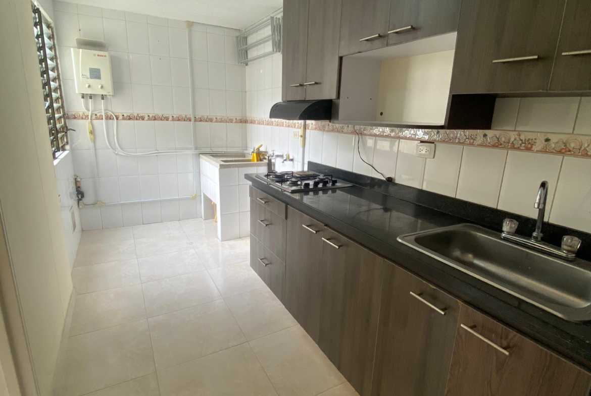 VENDO APARTAMENTO EN LA CIRCUNVALAR