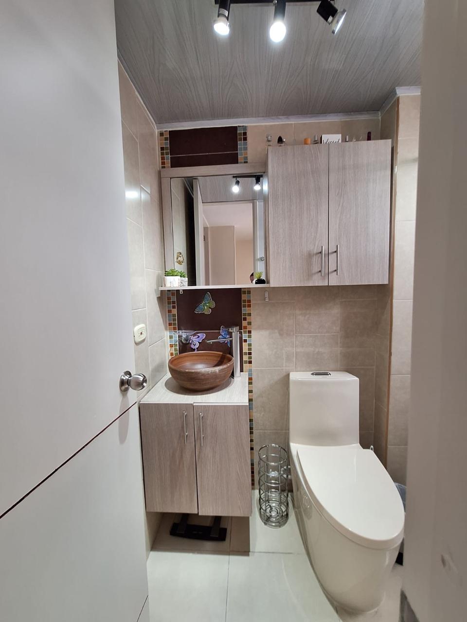VENDO CASA EN AVENIDA SUR CONJUNTO CERRADO.