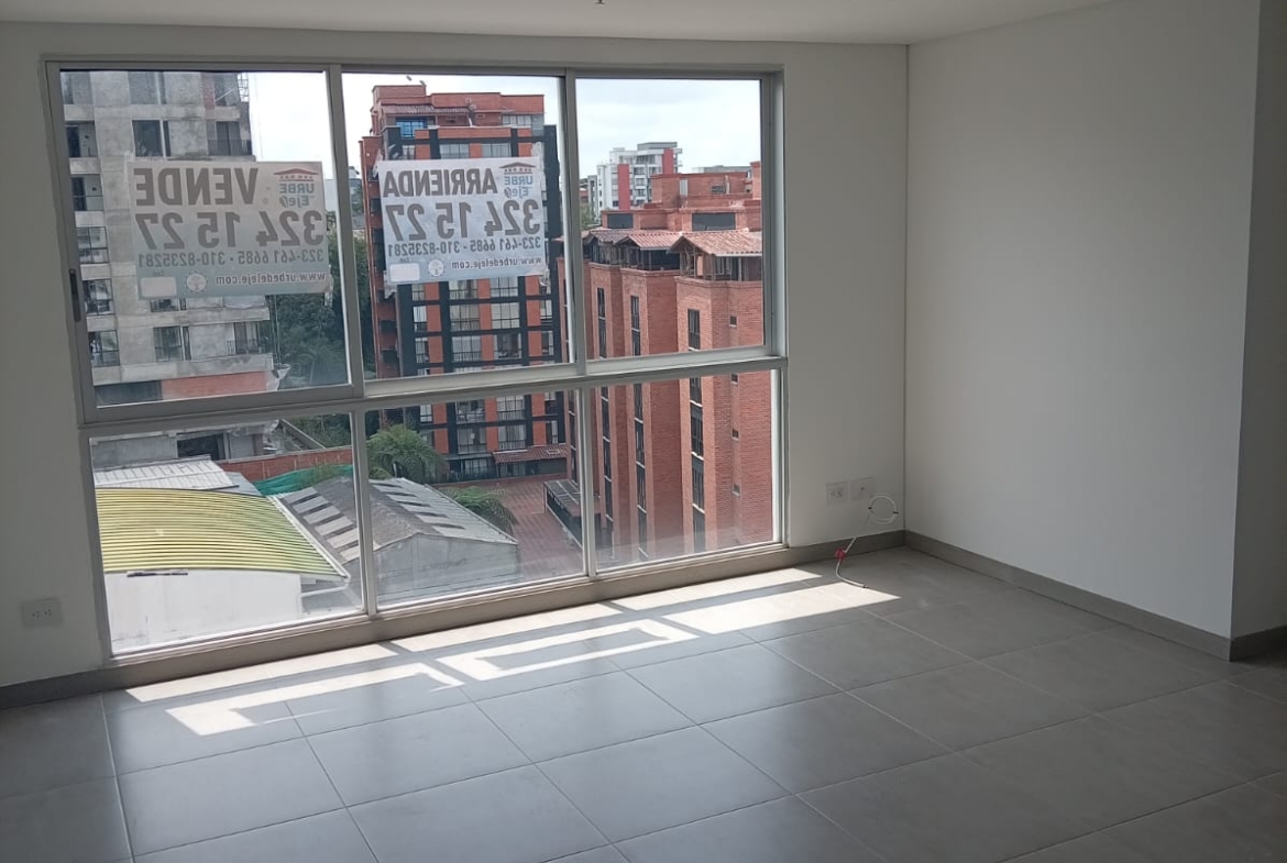 SE ARRIENDA OFICINA EN CENTRO DE NEGOCIOS EN ÁLAMOS PEREIRA