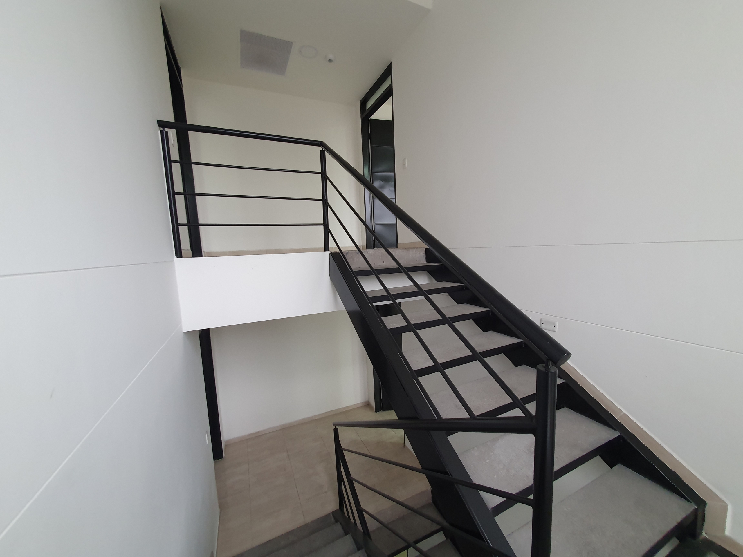EN VENTA APARTAMENTO ESQUINERO PARA ESTRENAR VILLAMARIA CALDAS