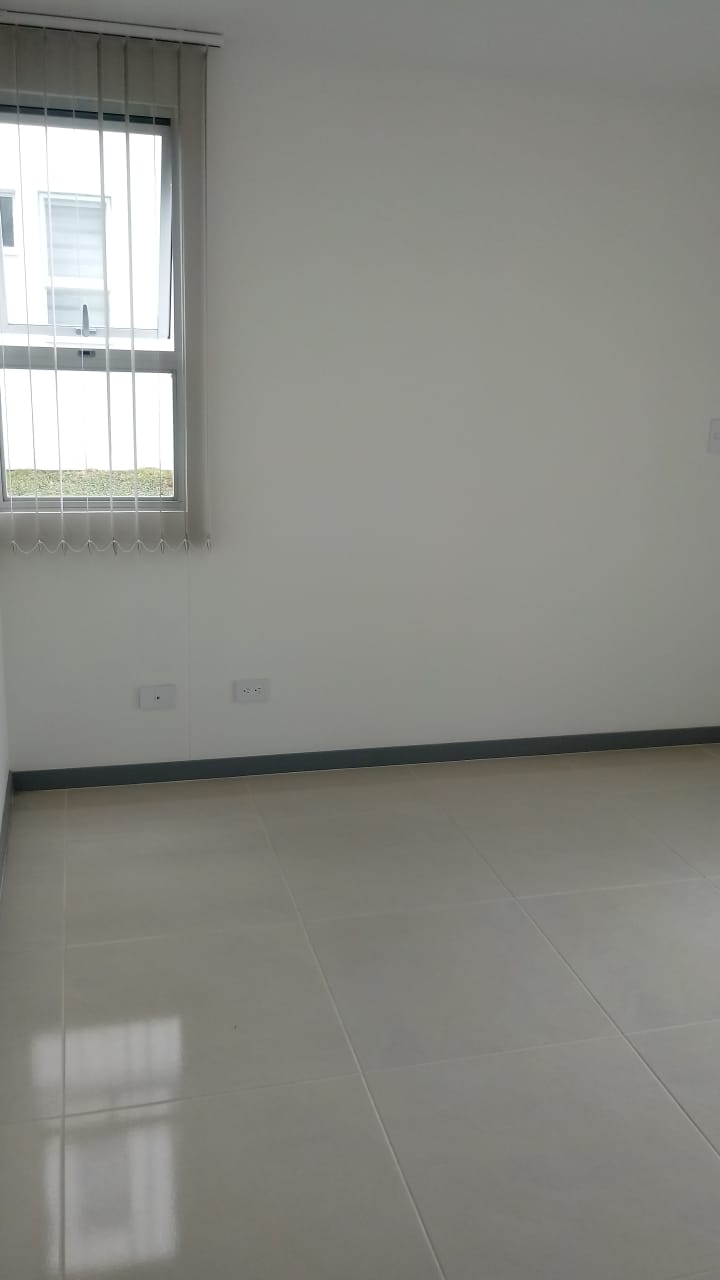 305071420260422042849 VENDO APARTAMENTO SECTOR UNICENTRO PEREIRA