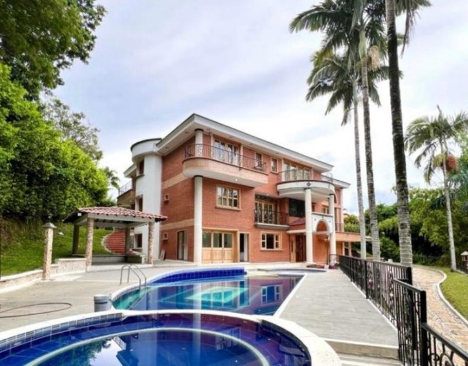 VENTA DE CASA CAMPESTRE EN CERRITOS