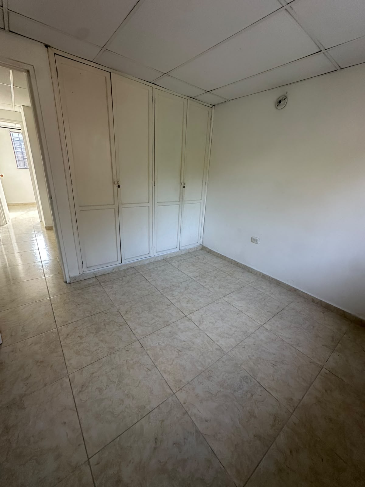 RENTO CASA COMERCIAL EN LA VILLA