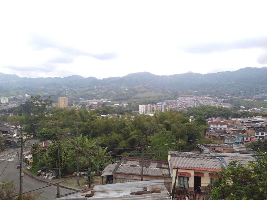 VENDO CASA EN DOSQUEBRADAS