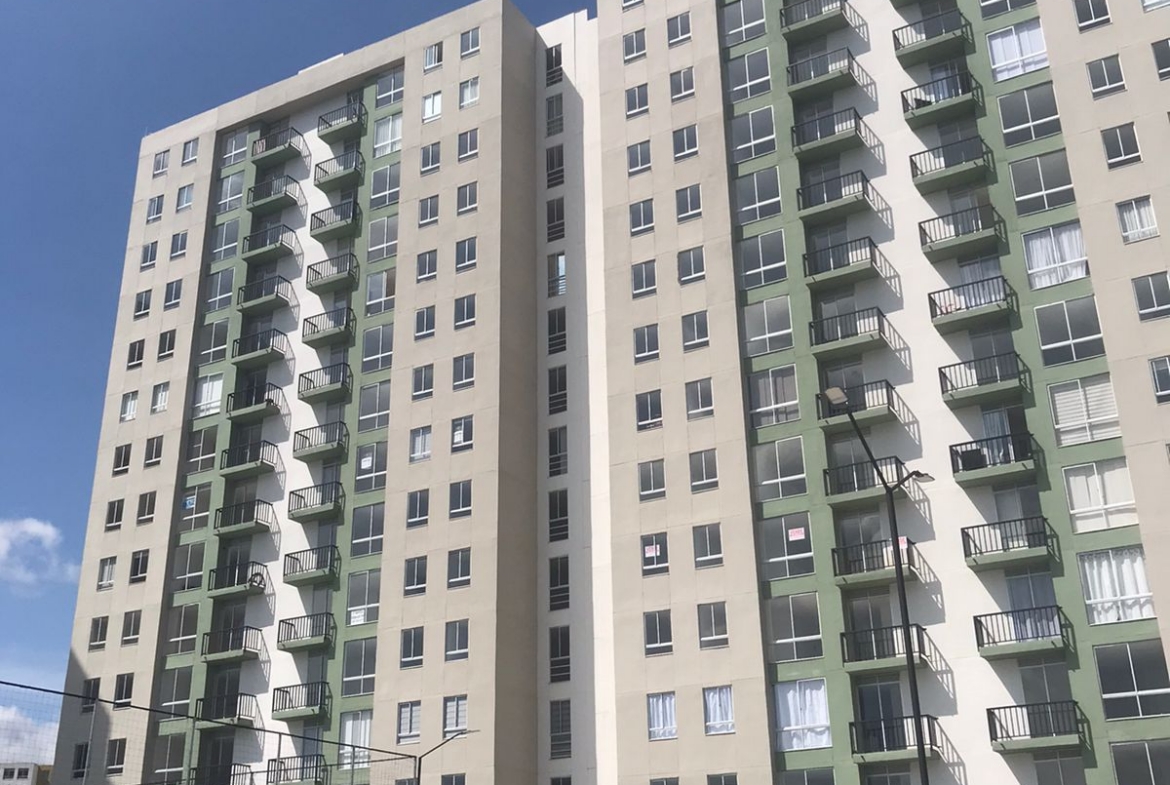 ARRIENDO APTO EN LA VIA CONDINA PALO VERDE PER