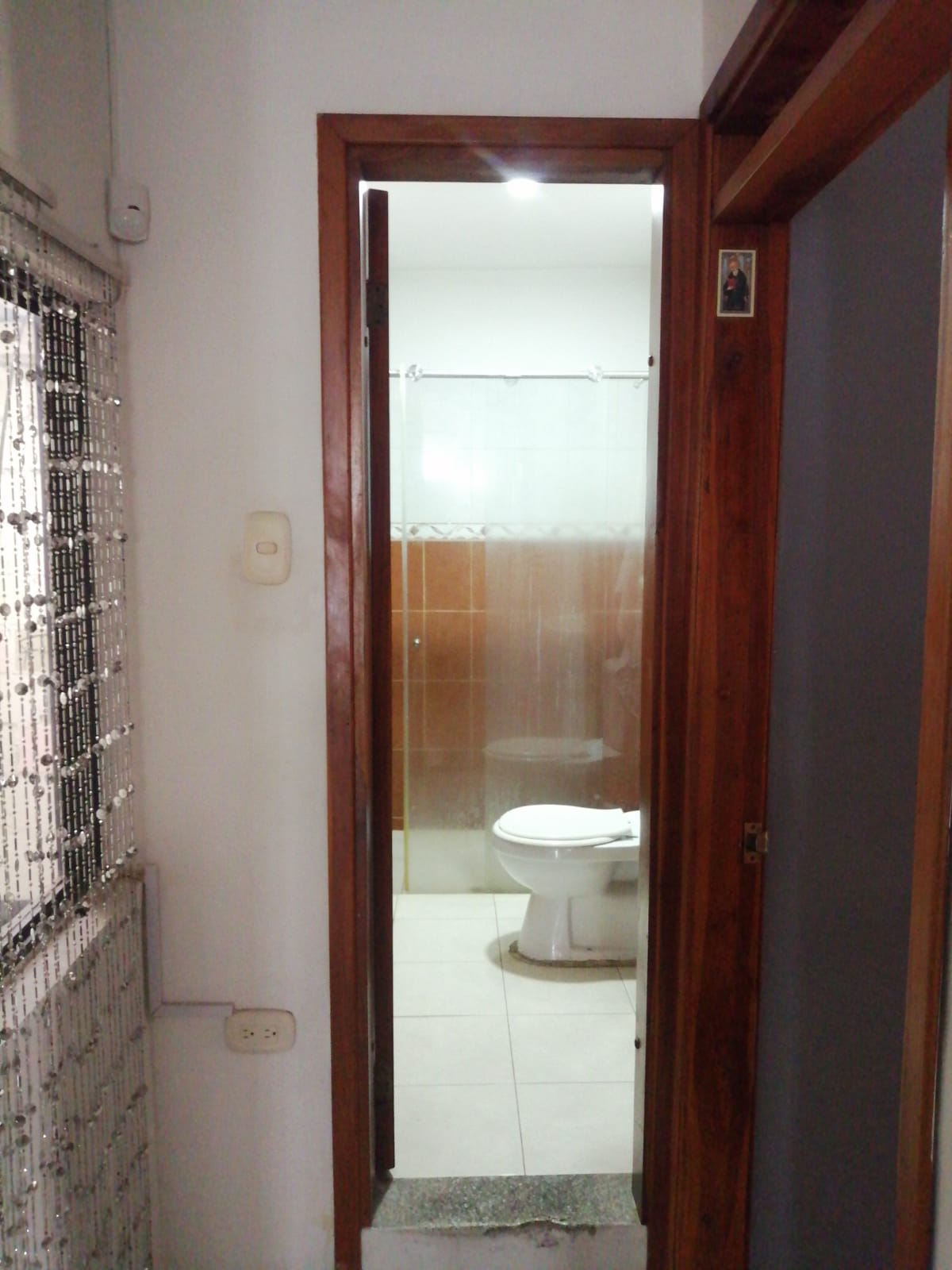 305071520230726032446 VENDO CASA CON LOCALES CERCA AL CENTRO EN PEREIRA