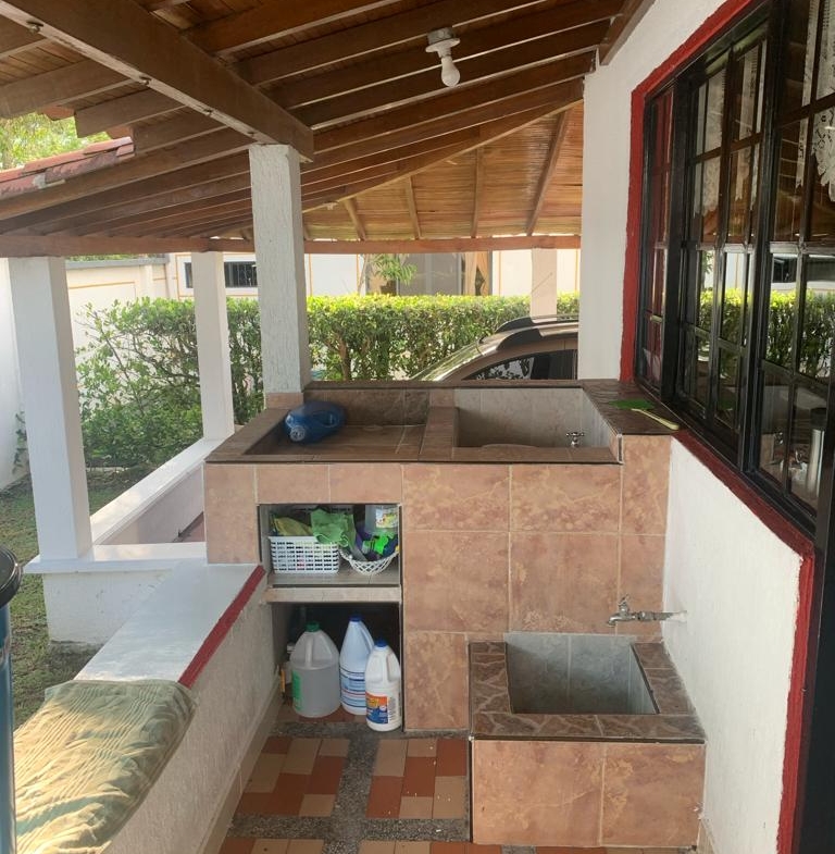 VENTA DE CASA CAMPESTRE EN VITERBO