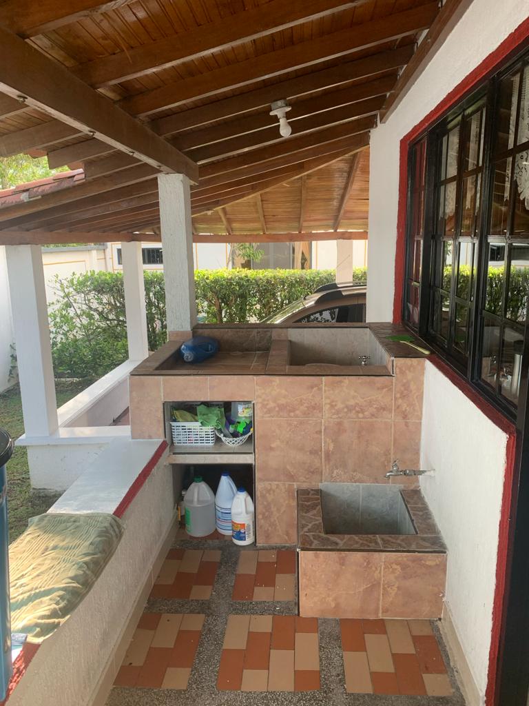VENTA DE CASA CAMPESTRE EN VITERBO