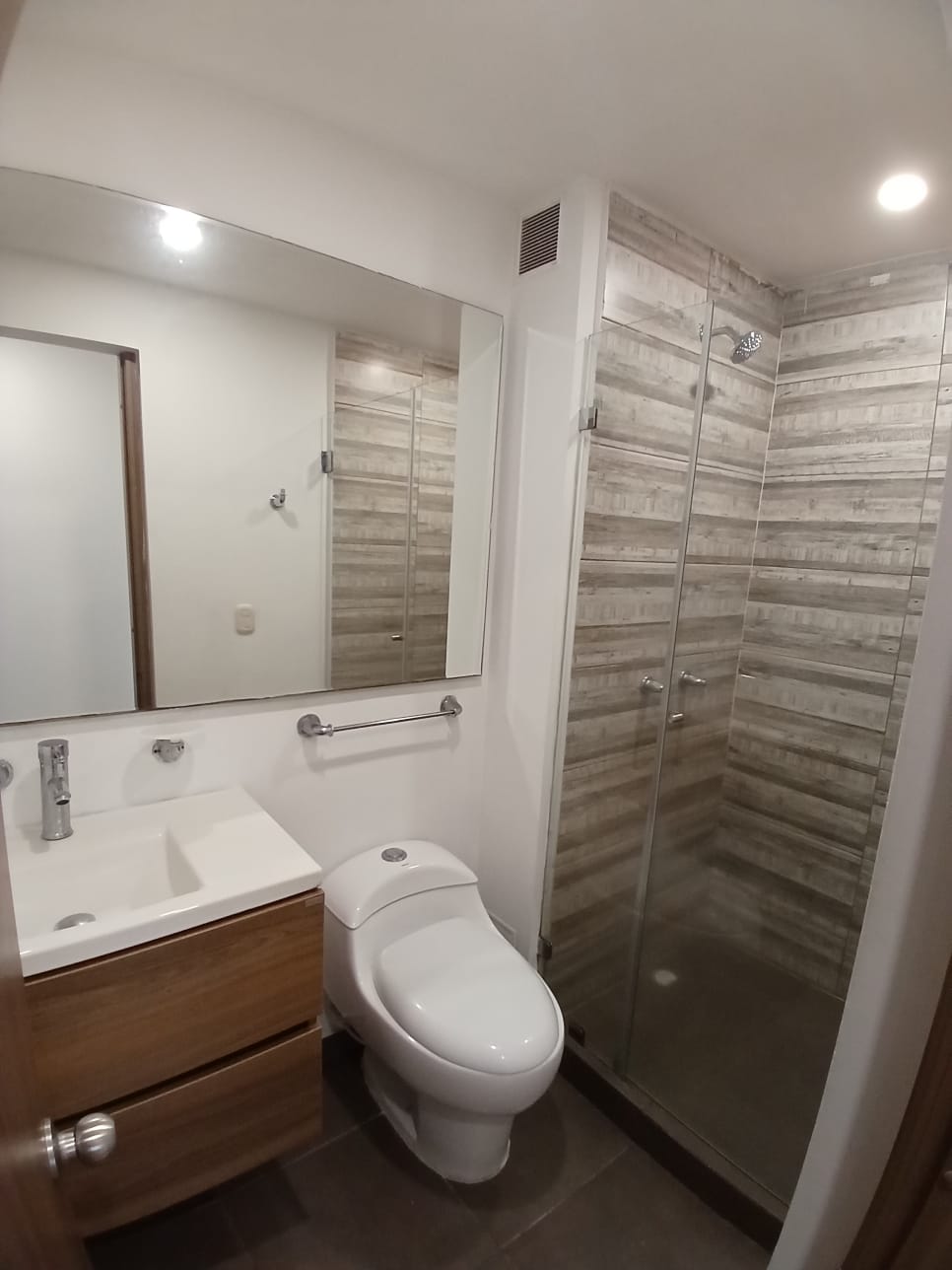 VENDO APARTAMENTO EN ALAMOS PEREIRA