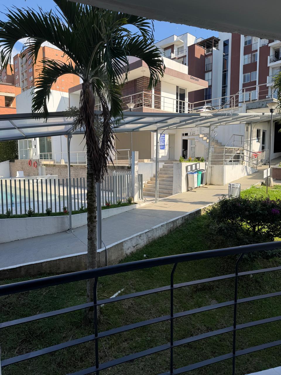 305071520260425051530-1 SE VENDE APARTAMENTO AV SUR, CORALES 3 ALCOBAS