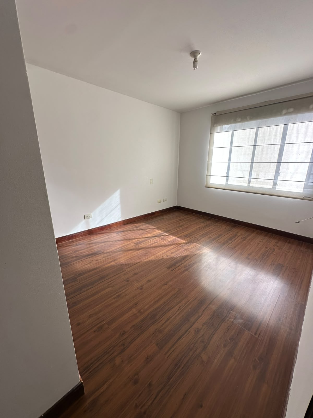VENDO CASA EN SECTOR CIRCUNVALAR