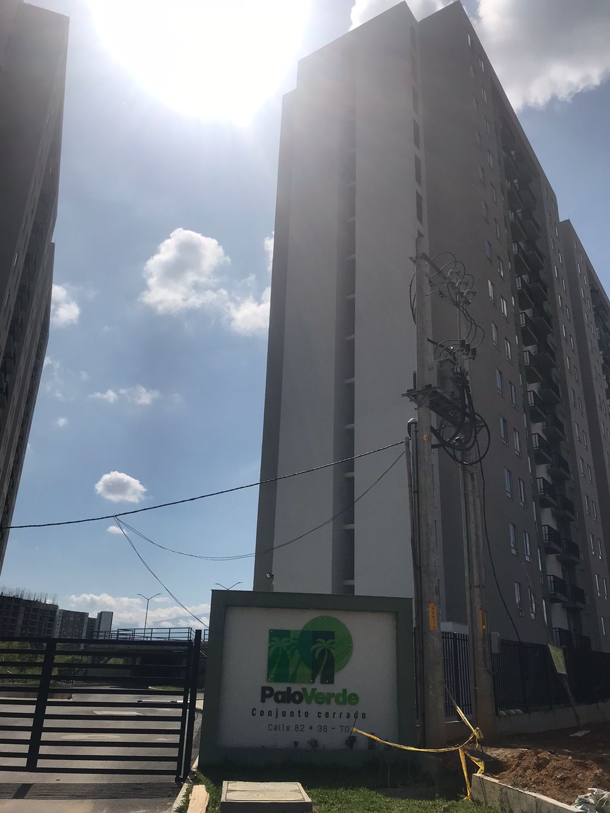 ARRIENDO APTO EN LA VIA CONDINA PALO VERDE PER