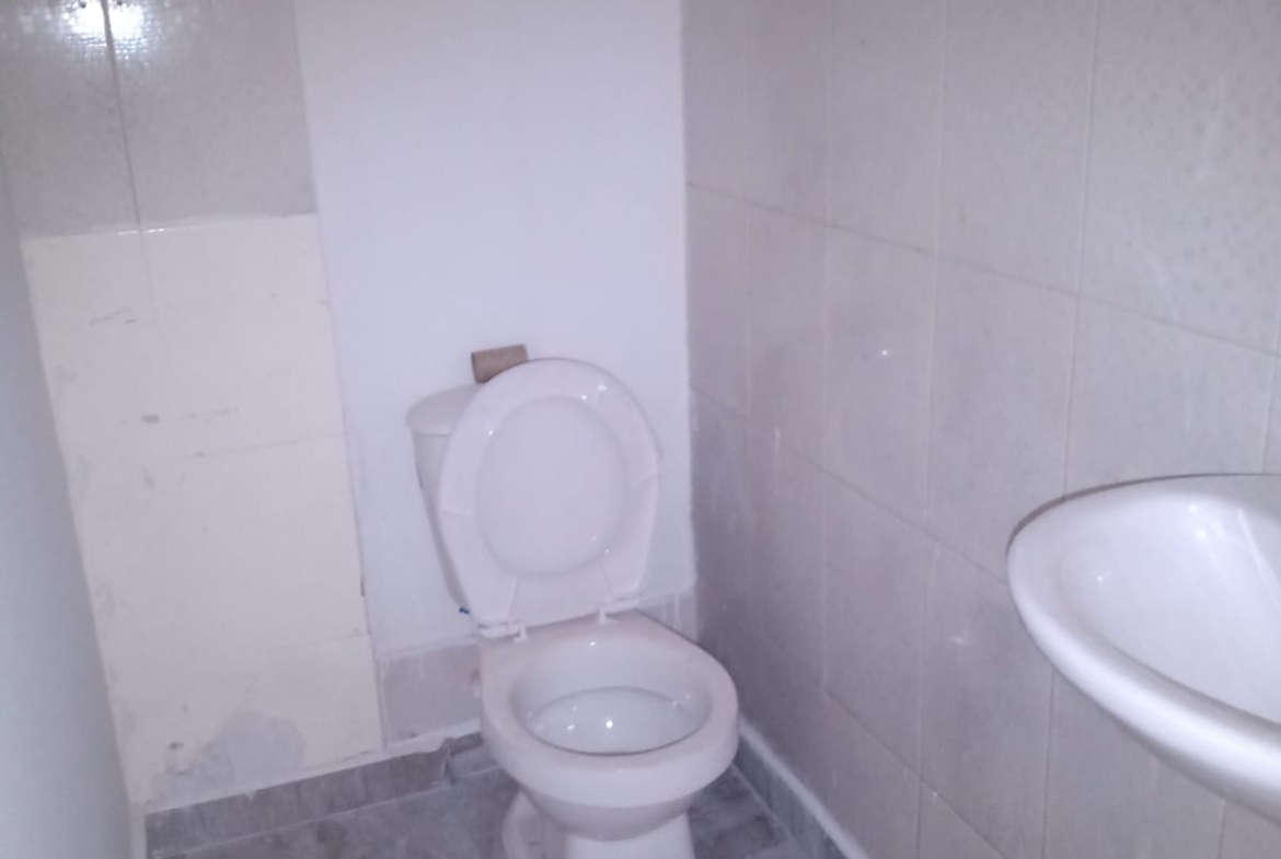 VENDO CASA CON LOCALES CERCA AL CENTRO EN PEREIRA