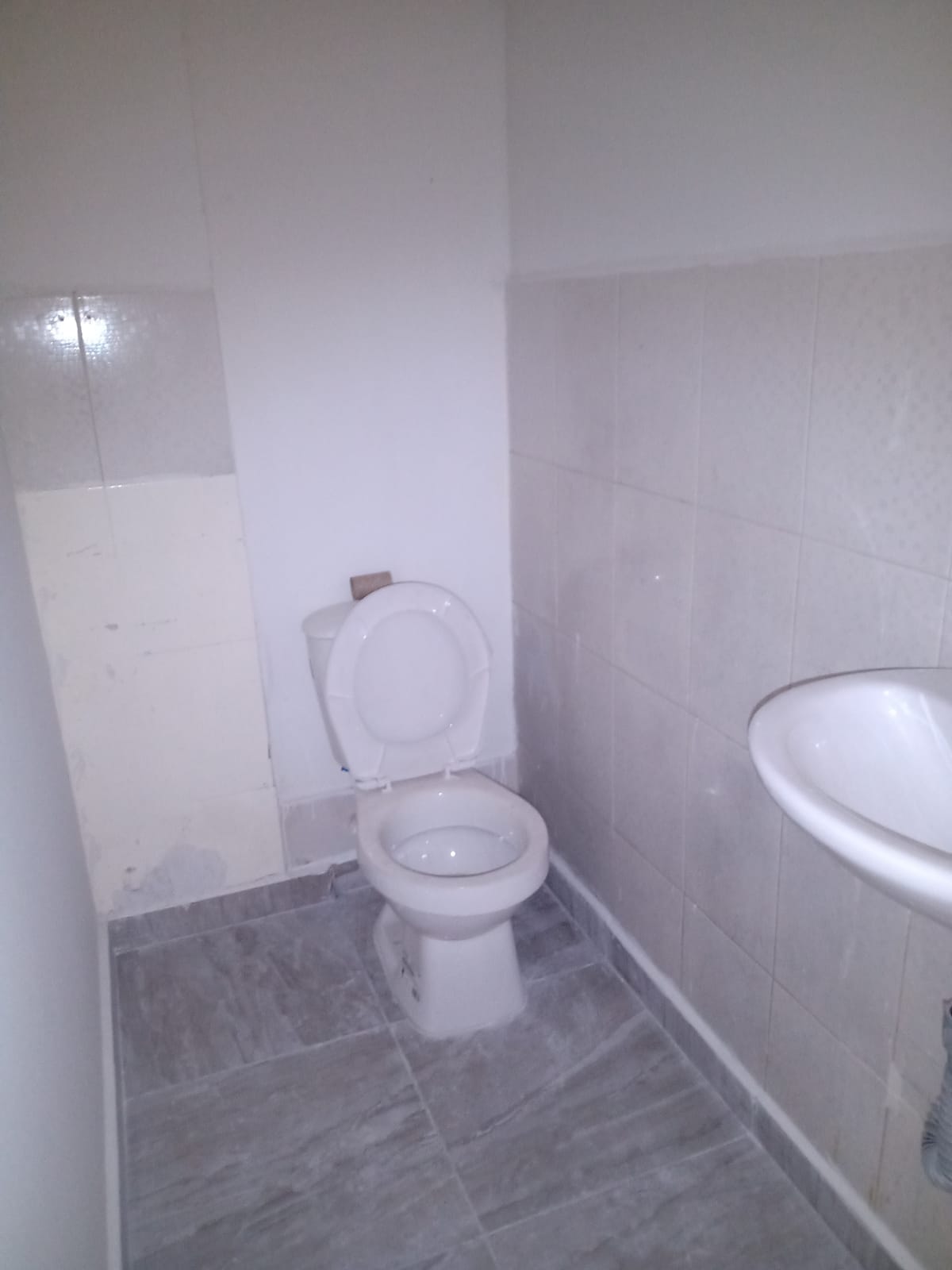 305071620230726032446 VENDO CASA CON LOCALES CERCA AL CENTRO EN PEREIRA