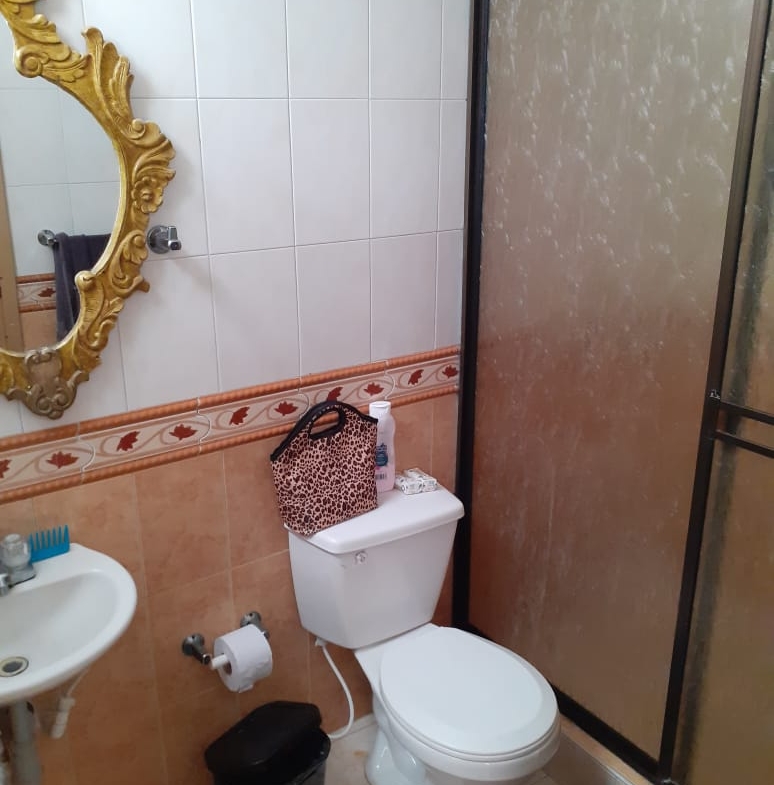 VENDO CASA EN BARRIO SAN NICOLAS