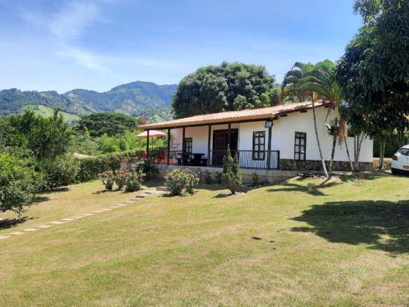 VENDO CASA CAMPESTRE EN VITERBO CALDAS
