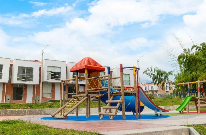 VENDO CASA DÚPLEX EN CONJUNTO CERRADO SECTOR MONTEBONITO DOSQUEBRADAS