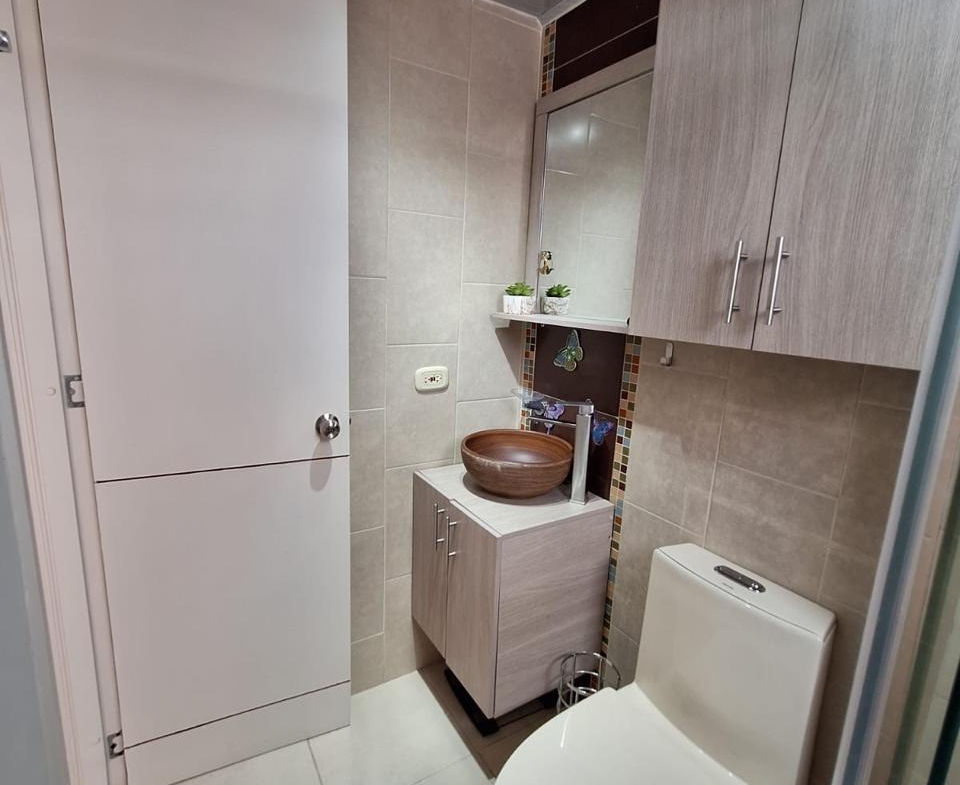 VENDO CASA EN AVENIDA SUR CONJUNTO CERRADO.
