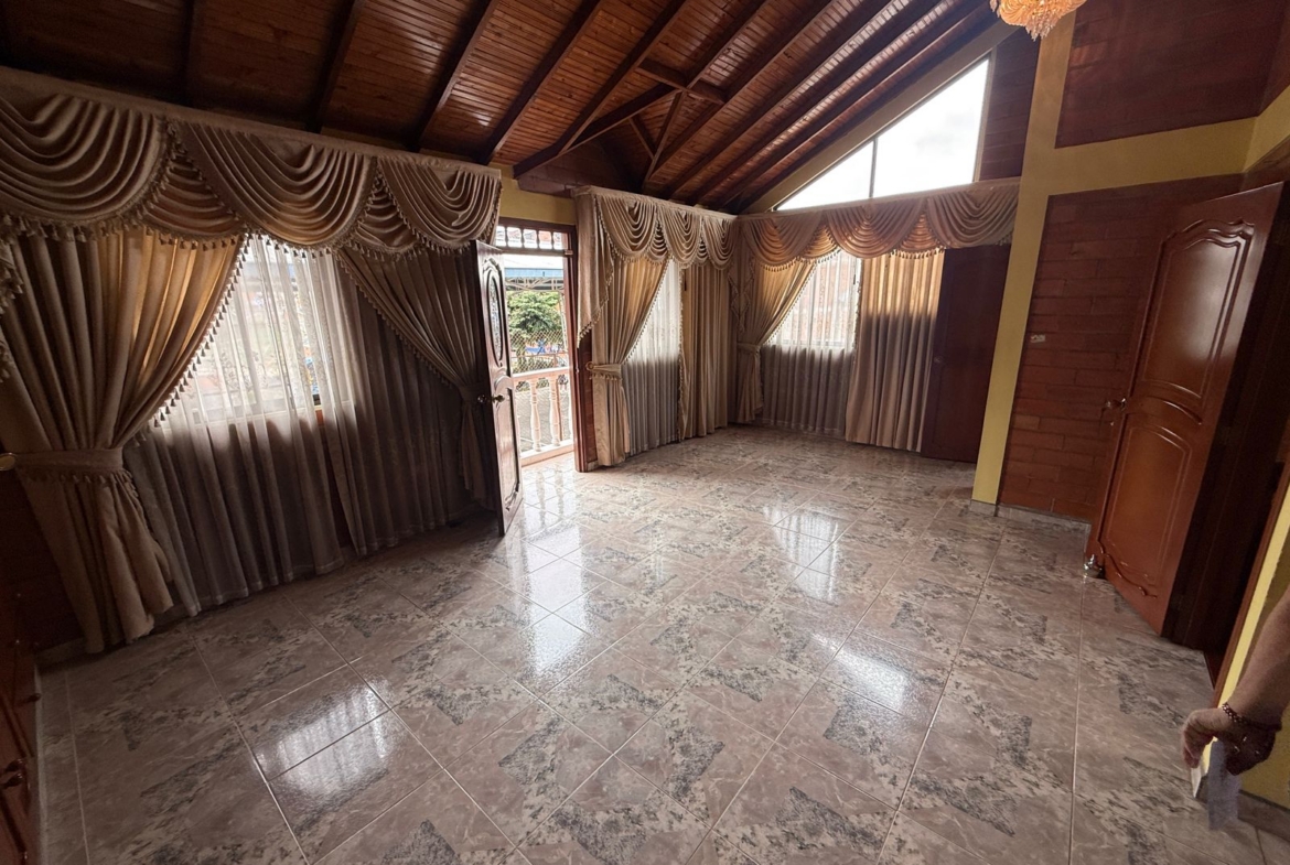 VENDO CASA EN QUINTAS DE JARDIN COLONIAL