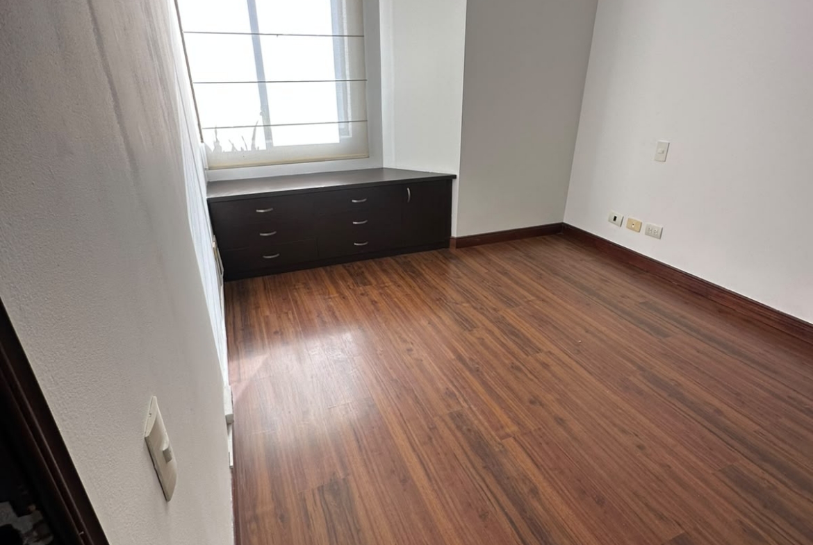 VENDO CASA EN SECTOR CIRCUNVALAR