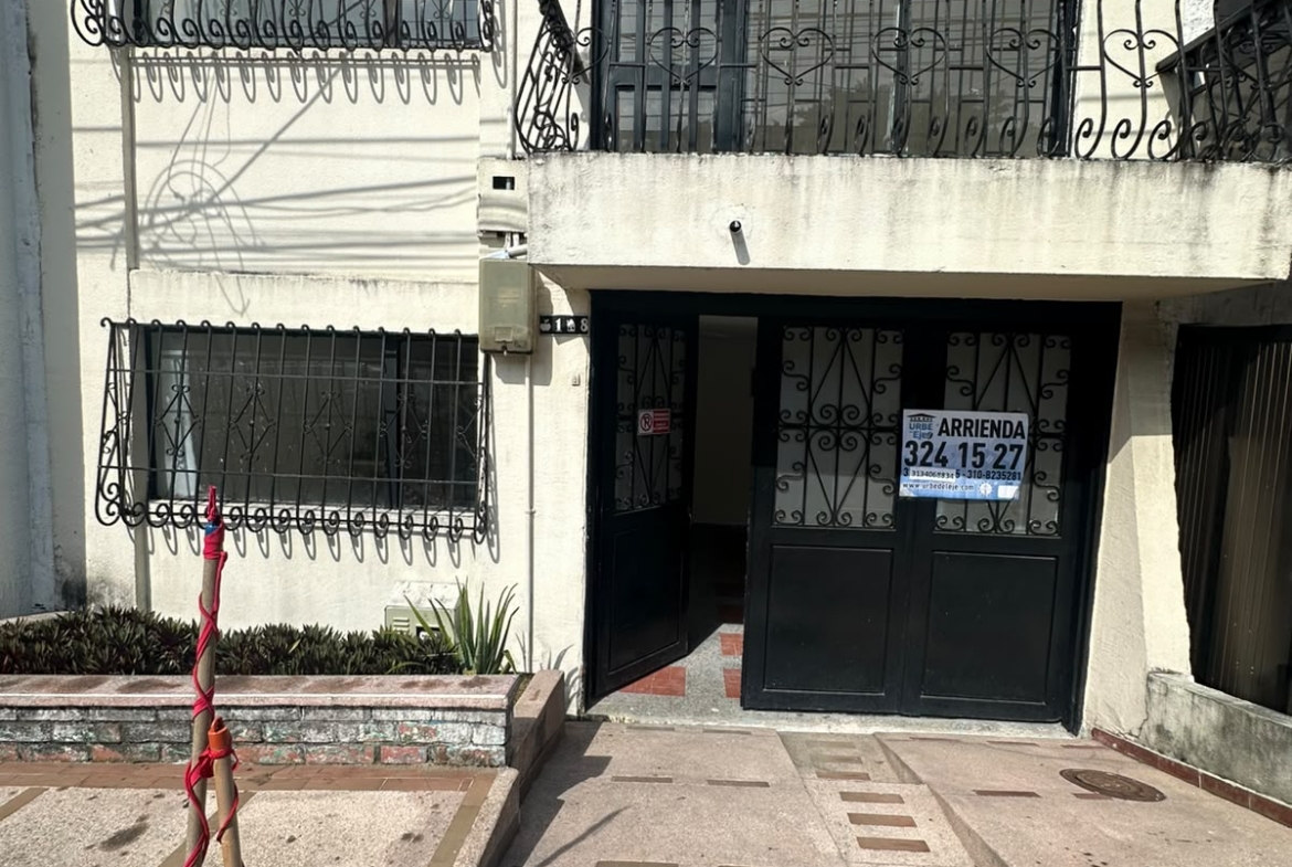 RENTO CASA COMERCIAL EN LA VILLA