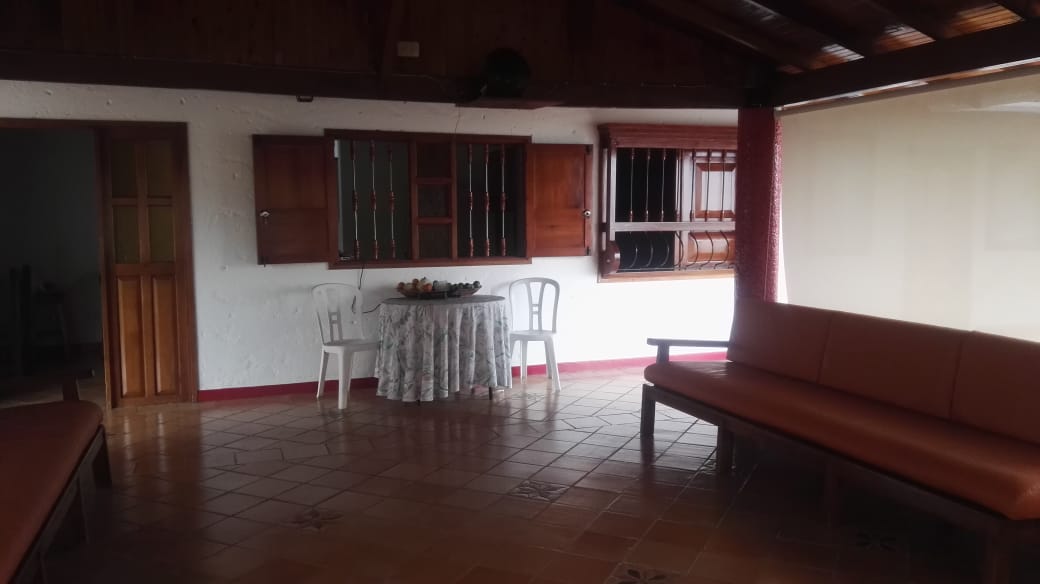 SE VENDE HERMOSA FINCA DE RECREO VIA A ARMENIA