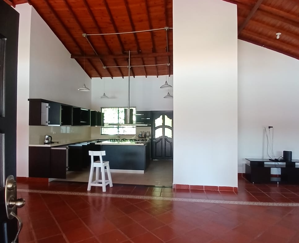 VENDO CASA CAMPESTRE VIA CERRITOS LA VIRGINIA