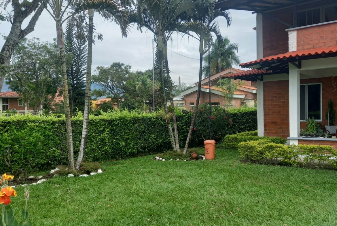 VENTA DE CABAÑA EN VITERBO CALDAS