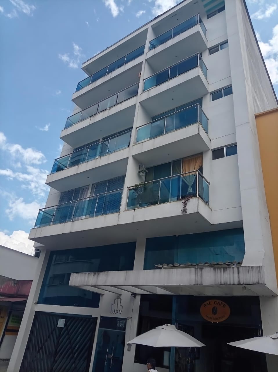 VENTA APARTAMENTO EN CENTRO DE PEREIRA.