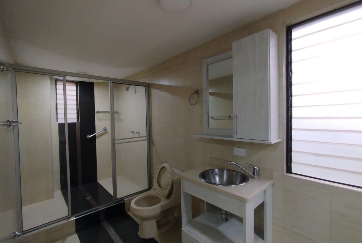 SE VENDE APARTAMENTO EN ALAMOS