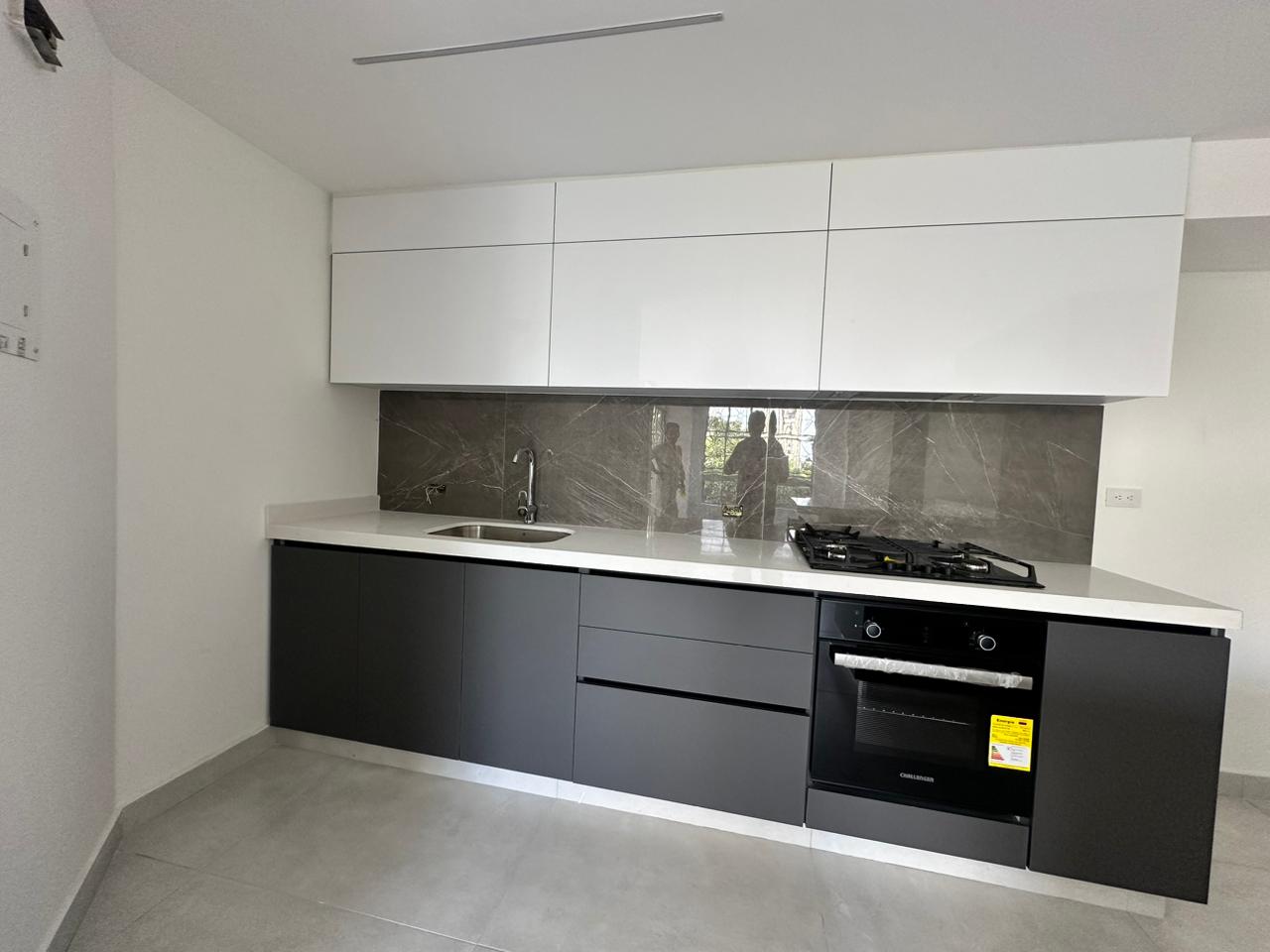 305071720260224112604 VENDO AMPLIO APARTAMENTO REMODELADO EN ARMENIA – BARRIO LAURELES