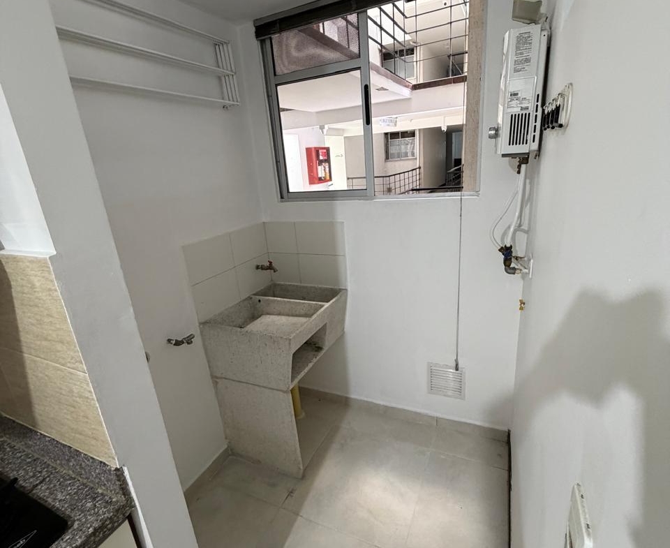 SE VENDE APARTAMENTO AV SUR, CORALES 3 ALCOBAS
