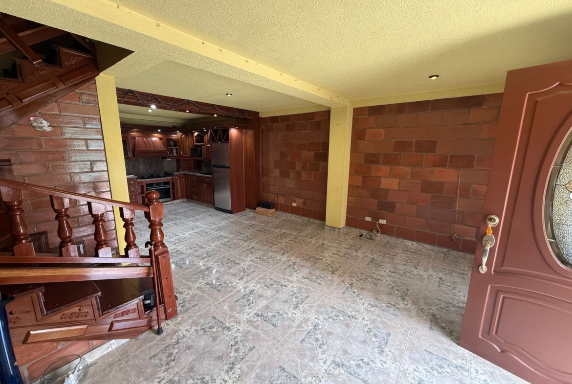 VENDO CASA EN QUINTAS DE JARDIN COLONIAL