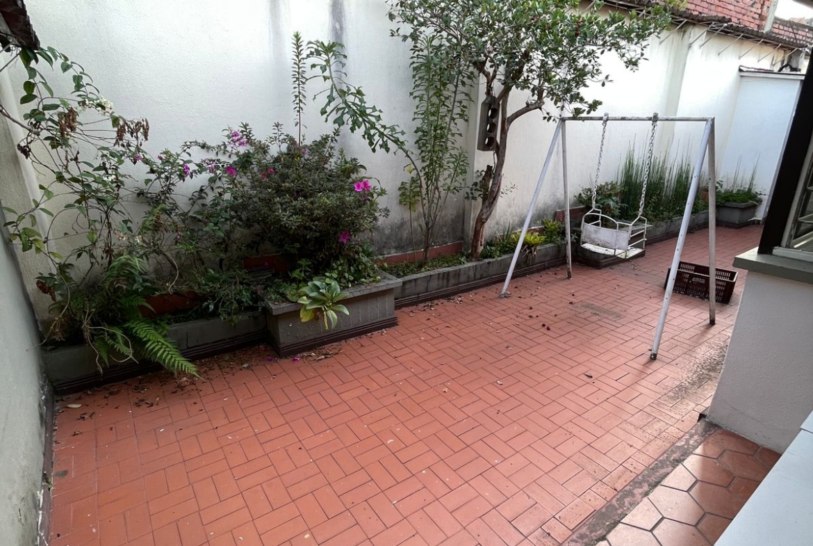 SE RENTA CASA PARA OFICINAS EN MARAYA