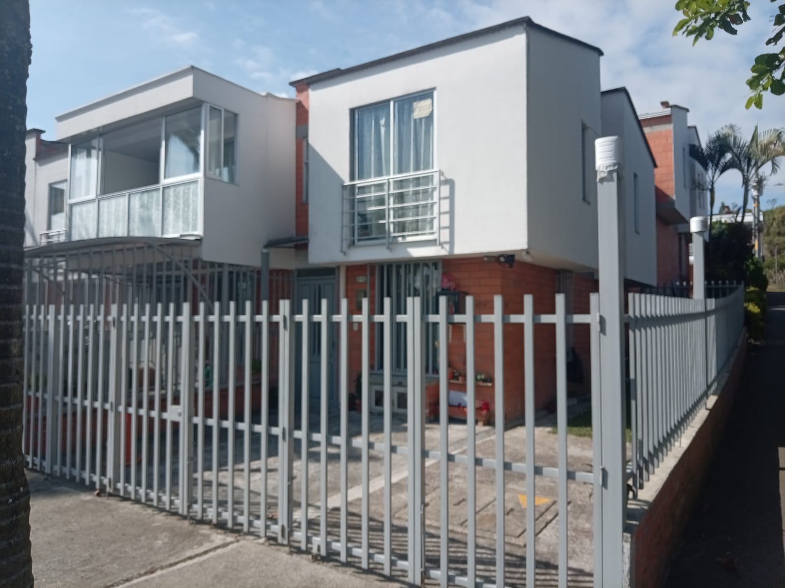 VENTA CASA DÚPLEX ESQUINERA SECTOR VILLA VERDE