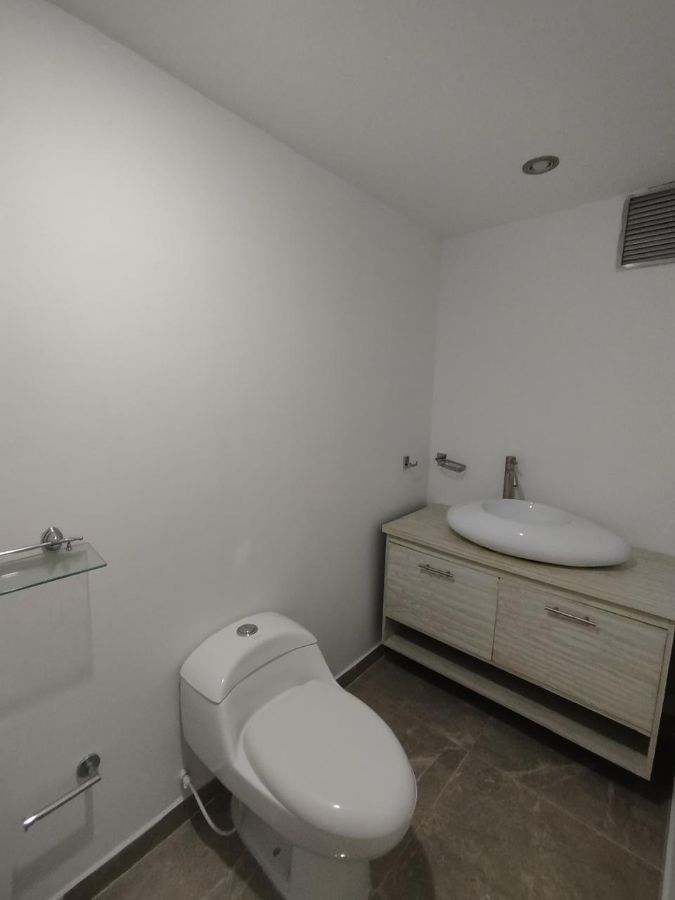 SE VENDE APARTAMENTO EN ALAMOS