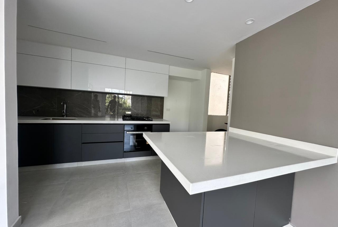 VENDO AMPLIO APARTAMENTO REMODELADO EN ARMENIA – BARRIO LAURELES